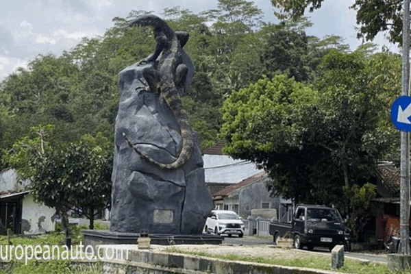 Patung Biawak Realistis Wonosobo