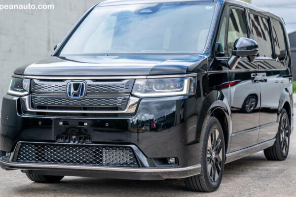 Perkiraan Resmi Harga Honda StepWGN di Indonesia Perkiraan Harga Honda StepWGN