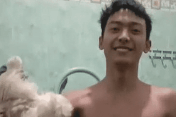 Viral Atlet Binaraga di Malang Makan Ayam Tiren (1)